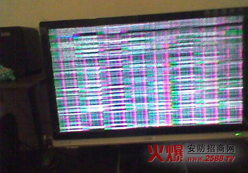 电脑屏幕花屏，电脑屏幕花屏横条纹闪
