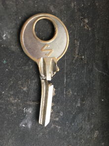 钥匙断了还能配吗，摩托车钥匙断了在锁里怎么取出来