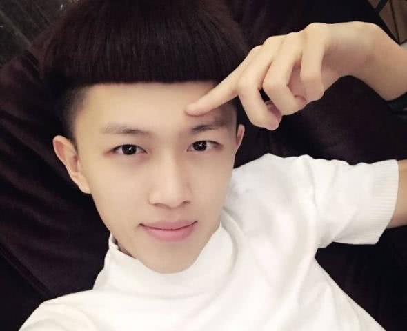 高迪给牌牌琦八步摇，高迪给牌牌琦写的社会摇
