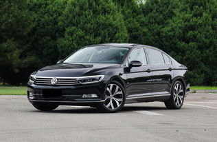 一口气降2.5万,2020款大众迈腾优惠后仅16.19万起,送大礼包