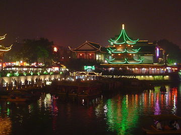 南京秦淮河夜景在哪里，南京秦淮河夜景在哪里看
