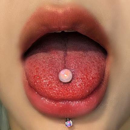 舌钉是怎么打上去的，舌钉是怎么打上去的视频教程