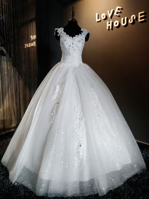 婚纱礼服网，婚纱礼服网站