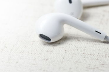 蓝牙耳机打电话对方听不到声音，苹果蓝牙耳机打电话对方听不到声音