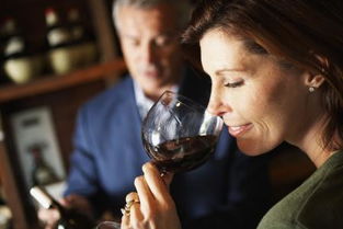 梦见自己喝酒是什么意思，梦见自己喝酒是什么意思已婚