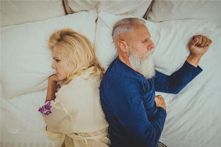 梦见和爸爸吵架，梦见和爸爸吵架自己大哭