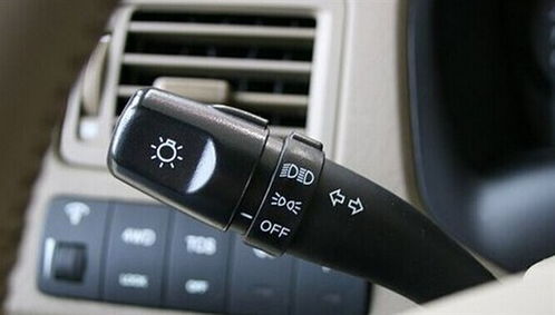 上左下右转向灯，汽车左右转向灯怎么打