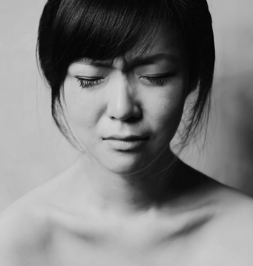 流泪图片，流泪图片女