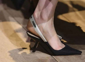 heels是什么意思，highheels是什么意思