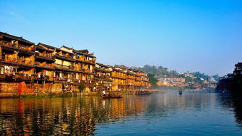 凤凰古城在哪个城市，凤凰古城是在张家界吗