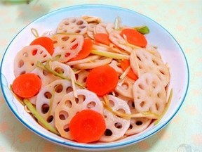 莲菜凉拌怎么又白又脆窍门