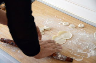 自己擀饺子皮怎么做