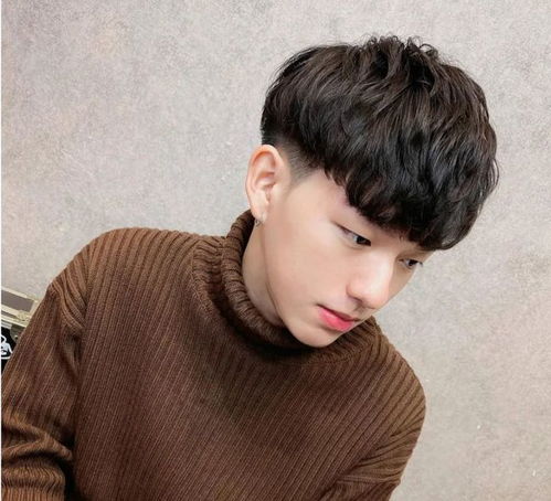 狼尾发型，狼尾发型男