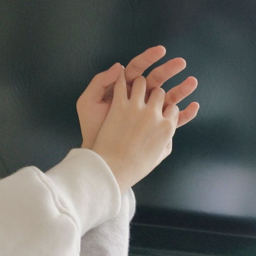 十指相扣代表什么十指相扣有什么含义