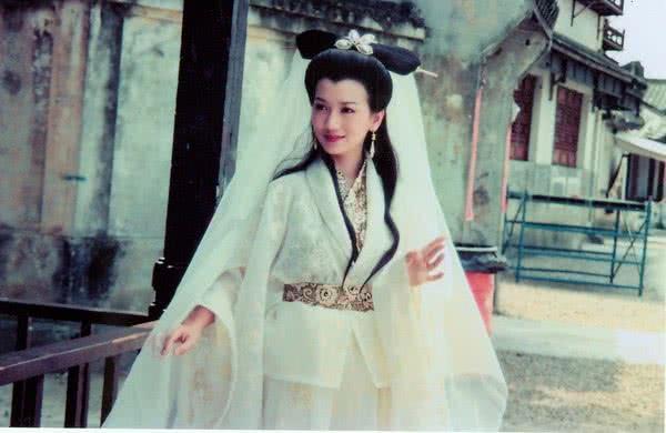 许仙扮演者，许仙扮演者是男的还是女的