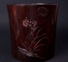 小叶紫檀笔筒价值几何?