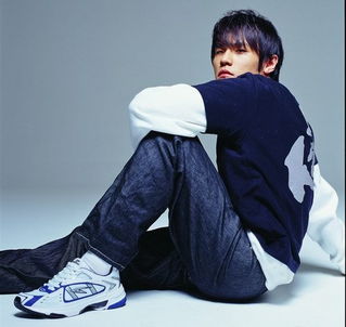 周杰伦为什么会得强直性脊柱炎?