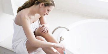 梦见自己洗澡旁边有人