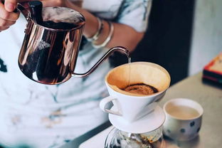 短笛咖啡为什么要给一杯水
