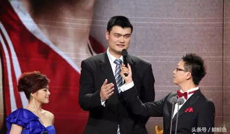 姚明曾在NBA叱咤风云足足8年!他生涯9339万薪资真正能到手多少?_百度知 