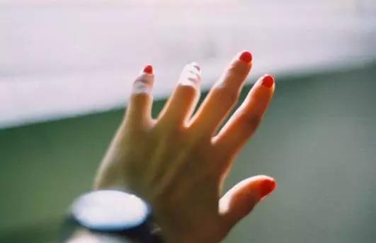 墨水弄到手上怎么洗