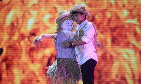 卓君稻草人之恋的配乐是什么?