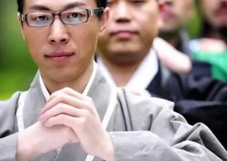 古代打招呼抱拳,左手抱右手和右手抱左手有什么区别吗?