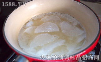 白萝卜煮水喝有什么功效和作用 水煮白萝卜的功效是什么