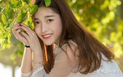 夸女孩子好看成语