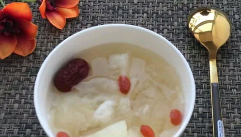 银耳用冷水泡还是热水泡好