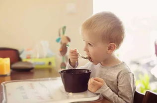 有些人一吃饭,就会出汗,这是为什么呢?