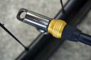 真空胎怎么用气筒打气?