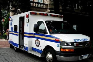 救护车的英文是什么?