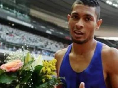 男子400米世界纪录是多少?