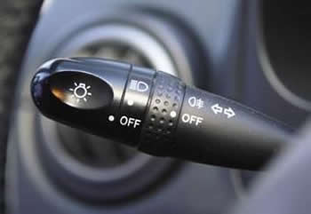 汽车转向灯上右下左吗