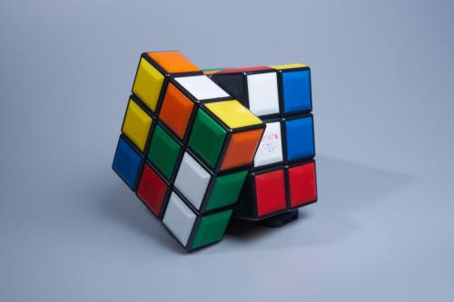 魔方拆了怎么拼装回去?