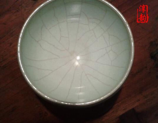 请问汝瓷开片什么意思