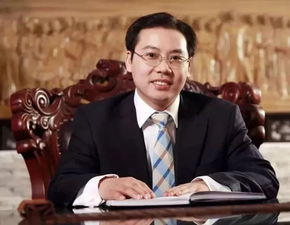 姜岚昕是干什么的?