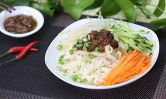 炸酱面菜码都放什么菜啊?