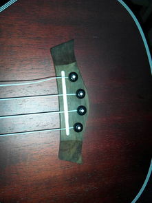 尤克里里换琴弦的步骤