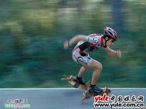 中国100米短跑冠军是谁?花了多少秒?
