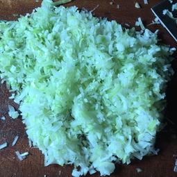 牛肉饺子馅配什么蔬菜?
