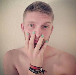 男生可以涂指甲油吗