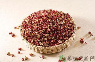 花椒的功效与作用,花椒味辛、性热 归脾、胃经;有芳香健胃 温中散寒_百