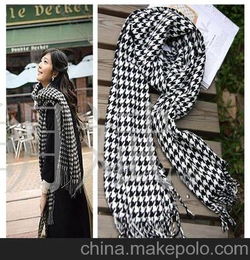 千鸟格黑色围巾显白吗