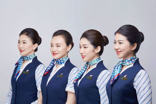 南航穿蓝色和红色空姐区别