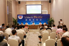 昆山一塔吊倒塌砸瘪过路轿车,车主正在抢救,导致这起事故的原因是什么