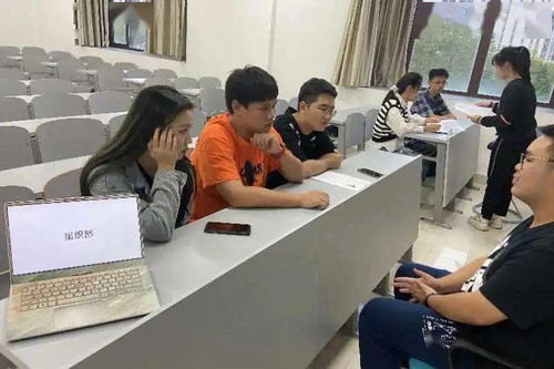 一些企业在大学校园里举办的宣讲会是现场招聘会吗?