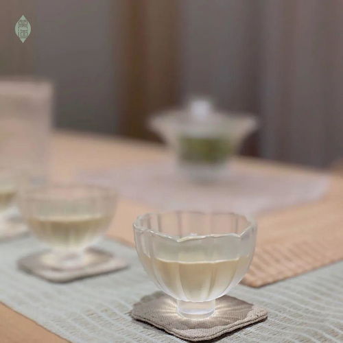 一张躺椅一本书一杯茶一抹阳光什么意思