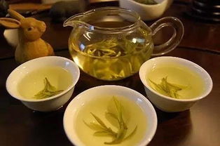 早晨饮杯茶打一成语，早晨饮茶表情包